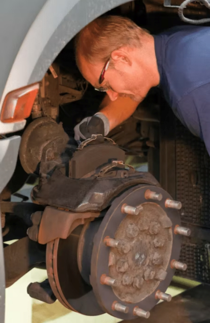 this image shows mobile diesel mechanic in Milwaukee, Wisconsin